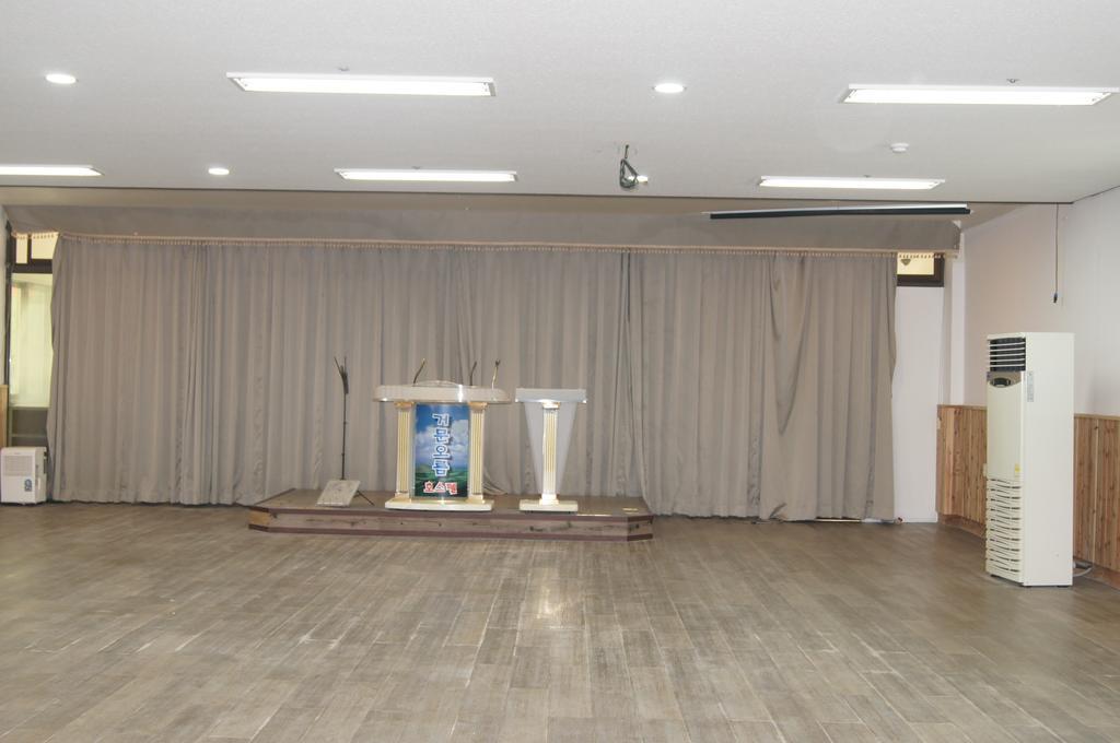ホステル イン ゴムウン オルム マウンテン 済州市 エクステリア 写真